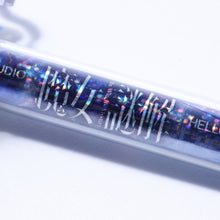 画像をギャラリービューアに読み込む, 【KAMITSUBAKI STUDIO×HELLO OSAKA】「魔女謎解」KVプレート付きボールペン/KAMITSUBAKI STUDIO presents バーチャル謎解きミステリー「魔女謎解」with HELLO OSAKA OFFICIAL GOODS