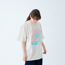 画像をギャラリービューアに読み込む, 【理芽】STRANGE GIRL CLUBイラストTシャツ/ベージュ/「STRANGE GIRL CLUB」1ST ANNIV.