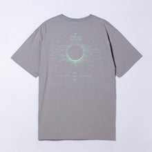 画像をギャラリービューアに読み込む, 【DUSTCELL】「月の裏」グラフィックTシャツ/LIGHT GRAY/DUSTCELL LIVE 2025「月の裏」