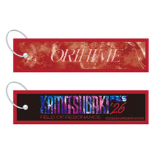 画像をギャラリービューアに読み込む, 【KAMITSUBAKI STUDIO】フライトタグキー C／KAMITSUBAKI FES '26 FIELD OF RESONANCE OFFICIAL GOODS 第二弾
