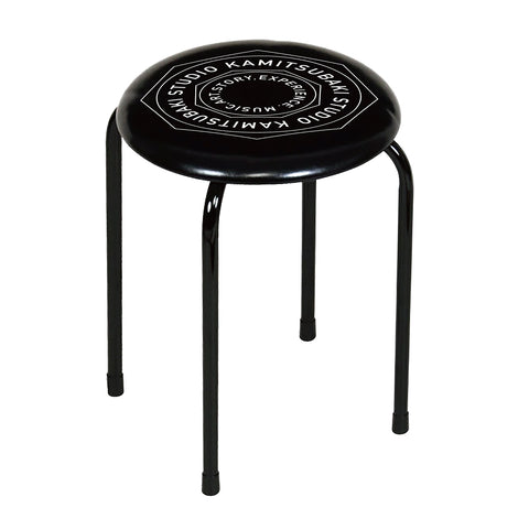 【KAMITSUBAKI STUDIO】KAMITSUBAKI STUDIO Logo Stool／KAMITSUBAKI WARS 2025 神椿後楽園戦線 KAMITSUBAKI XPERIENCE
