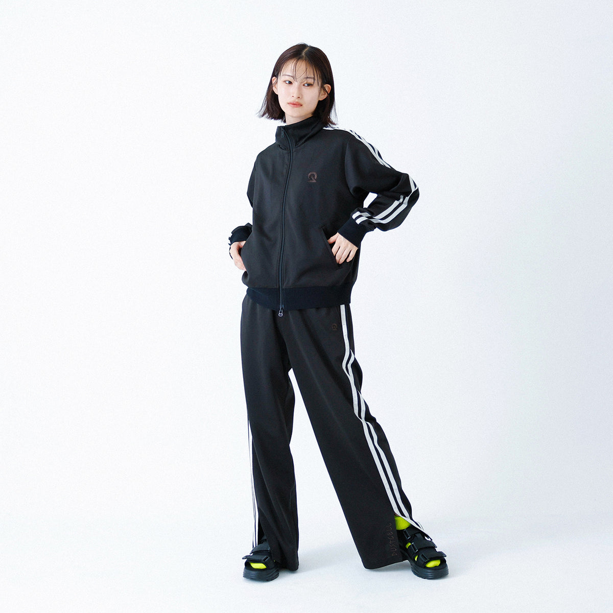【DUSTCELL】ツーライントトラックパンツ／Blu-ray「ROUND TRIP」＆ 4th Anniversary OFFICIAL GOODS