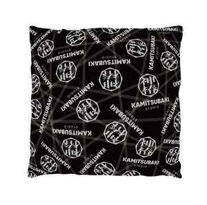 KAMITSUBAKI STUDIO】KAMITSUBAKI STUDIO総柄テキスタイルクッション KAMITSUBAKI STUDIO】KAMITSUBAKI STUDIO総柄テキスタイルクッション