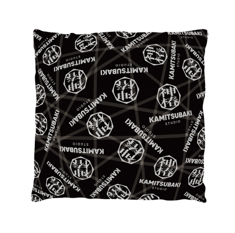 【KAMITSUBAKI STUDIO】KAMITSUBAKI STUDIO総柄テキスタイルクッションカバー／KAMITSUBAKI WARS 2025 神椿後楽園戦線 KAMITSUBAKI XPERIENCE